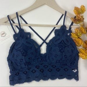 🆕Crochet Scallop Lace Bralette (Navy) “Juliana”
